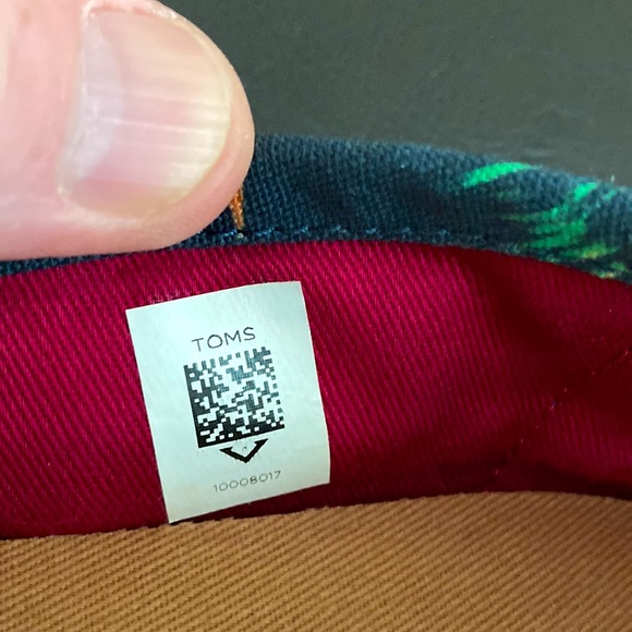 Tom’s Birds of Paradise Slip Ons - Picture 4 of 7